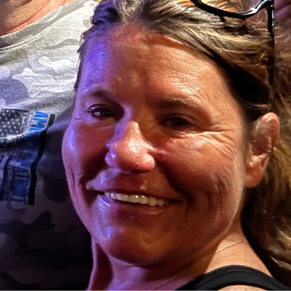 Meet your Posher, Louisa - Picture 2 of 2